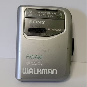 Sony Walkman WM-FX141 Portable Cassette Player AM/FM